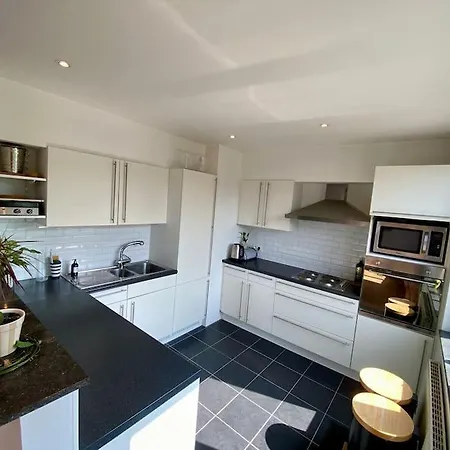 Stijlvolle Duplex Nabij Brussel En Luchthaven! Meise